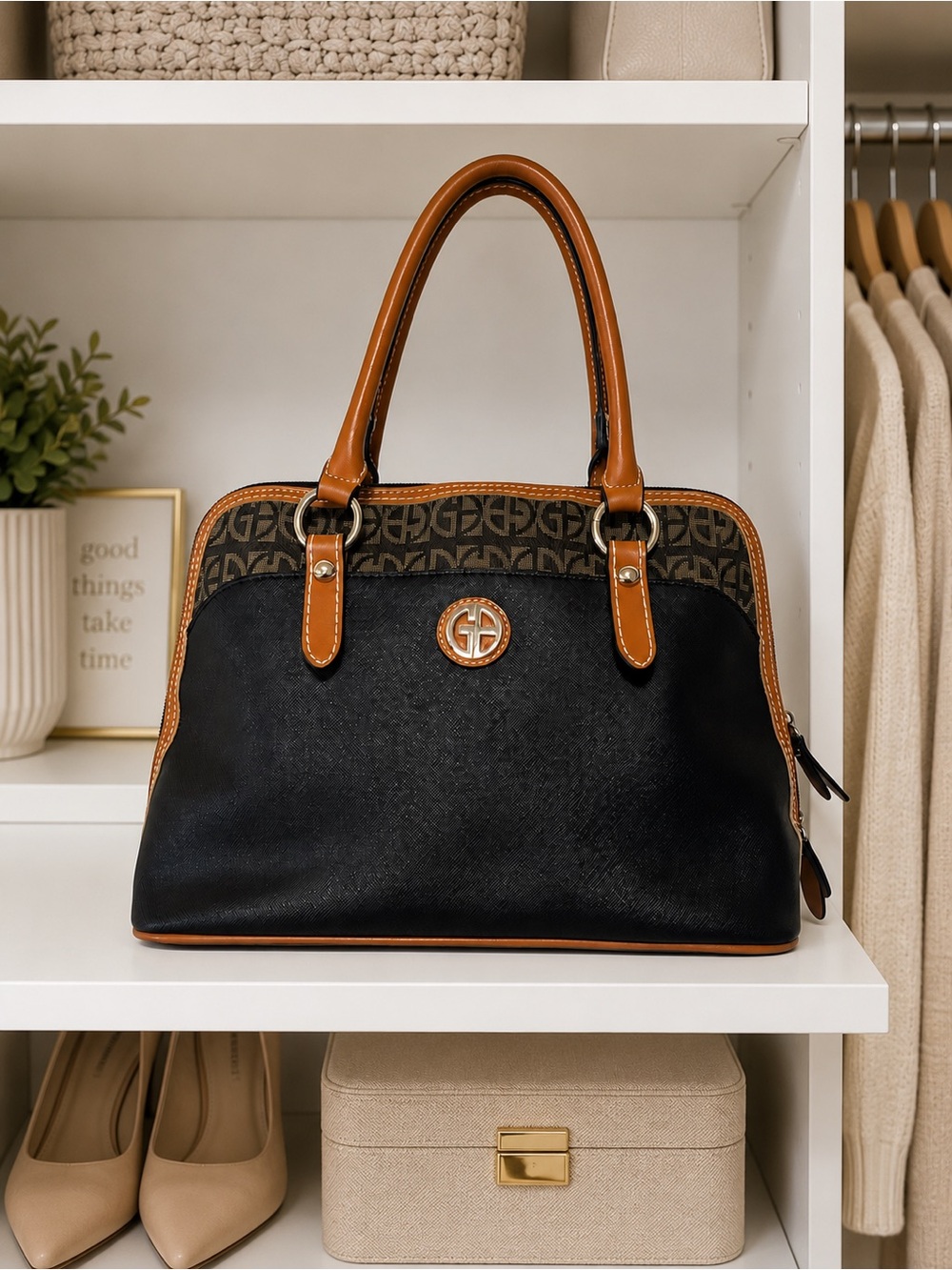 EUC Giani Bernini Black Monogram Satchel Shoulder Handbag